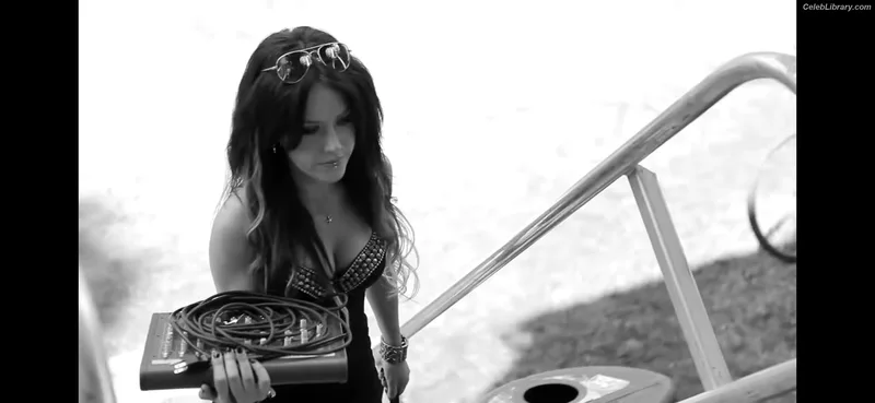 Alissa White-Gluz photo 22 of 1541