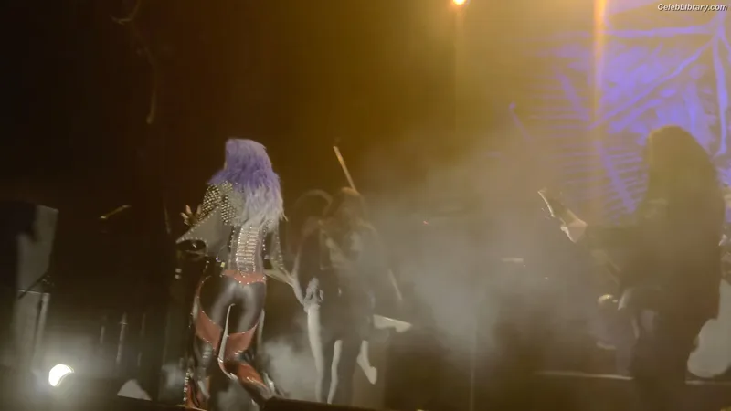 Alissa White-Gluz photo 20 of 1541