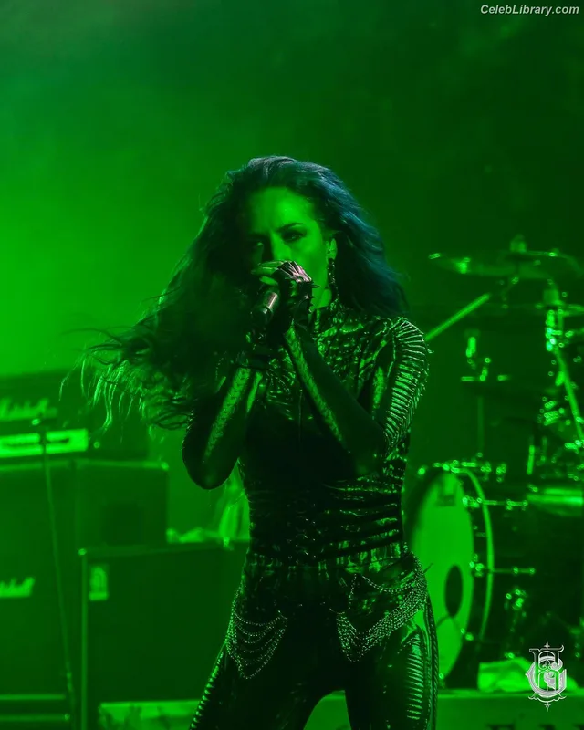 Alissa White-Gluz photo 2 of 1541