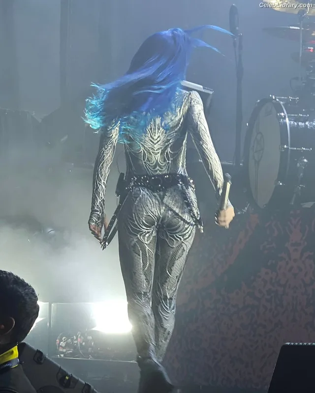 Alissa White-Gluz photo 3 of 1541