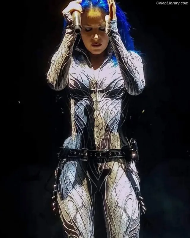 Alissa White-Gluz photo 10 of 1541