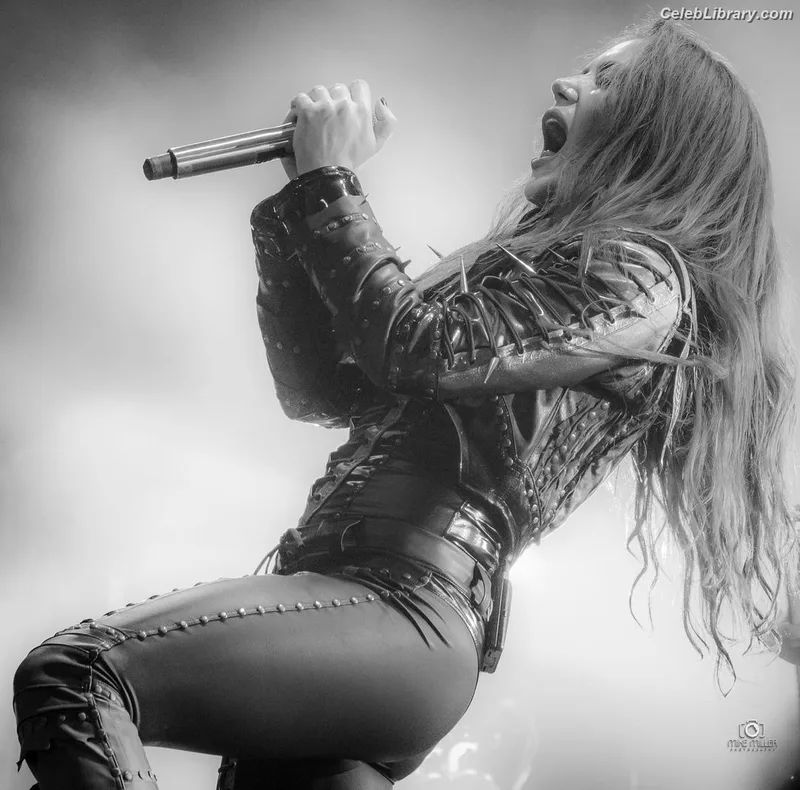 Alissa White-Gluz photo 22 of 1541