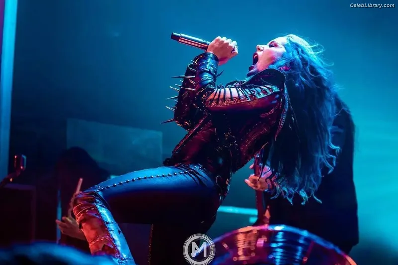 Alissa White-Gluz photo 24 of 1541