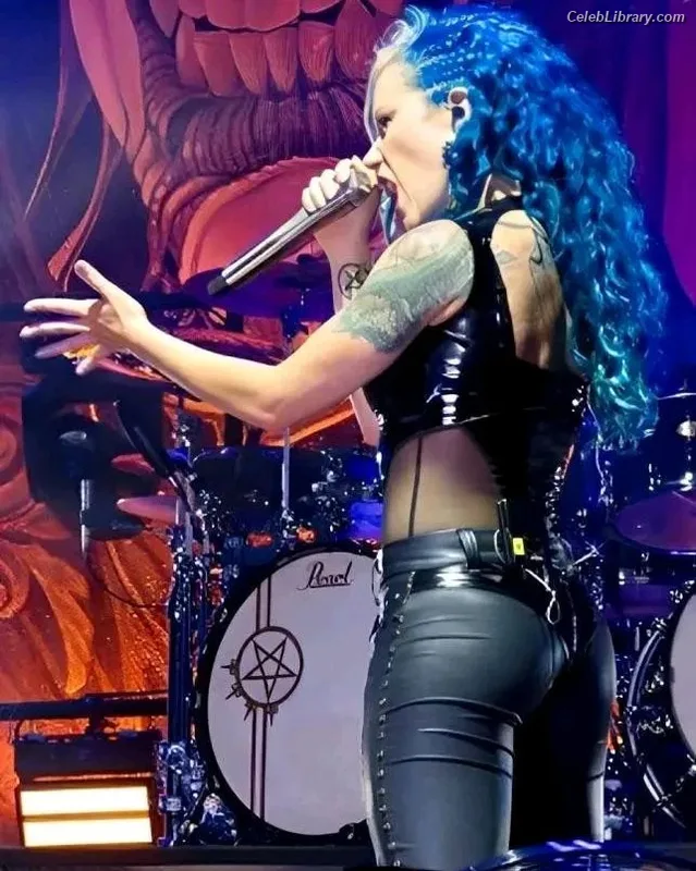Alissa White-Gluz photo 2 of 1541