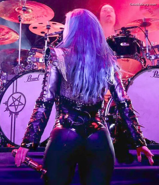 Alissa White-Gluz photo 5 of 1541