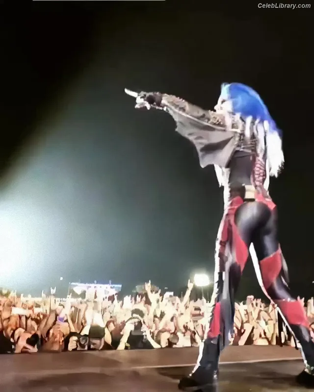 Alissa White-Gluz photo 22 of 1541