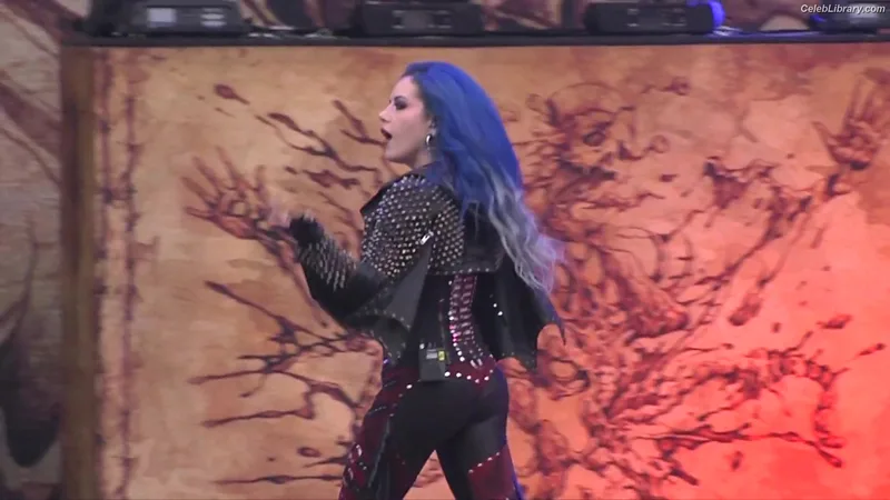 Alissa White-Gluz photo 2 of 1541