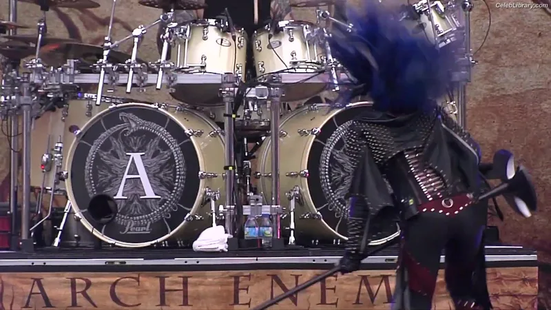 Alissa White-Gluz photo 7 of 1541