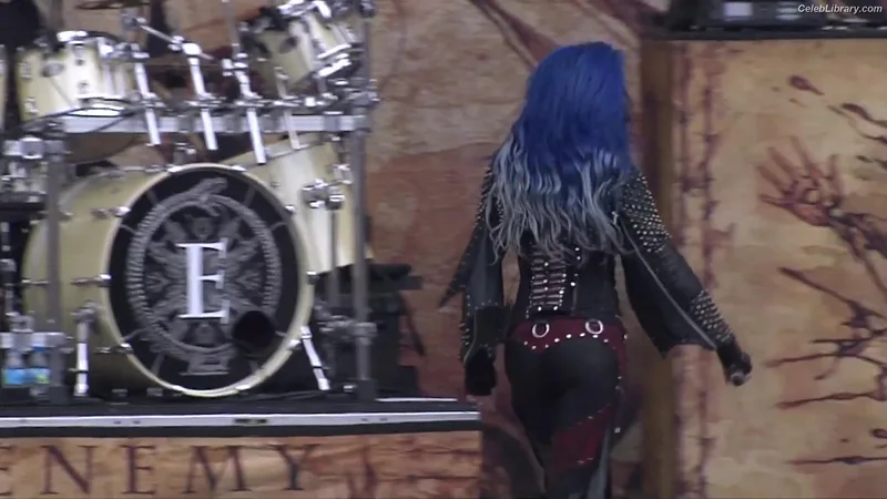 Alissa White-Gluz photo 20 of 1541
