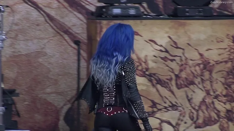 Alissa White-Gluz photo 5 of 1541