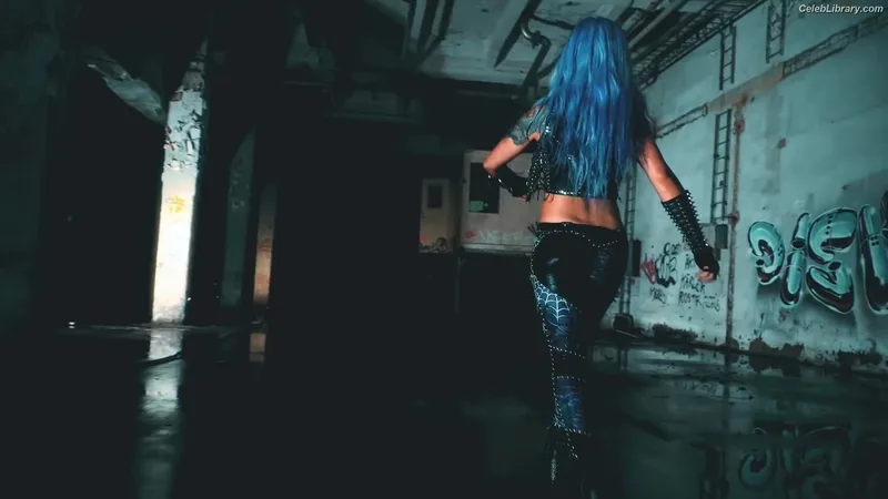 Alissa White-Gluz photo 19 of 1541