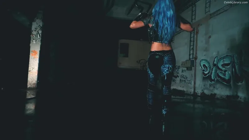 Alissa White-Gluz photo 21 of 1541