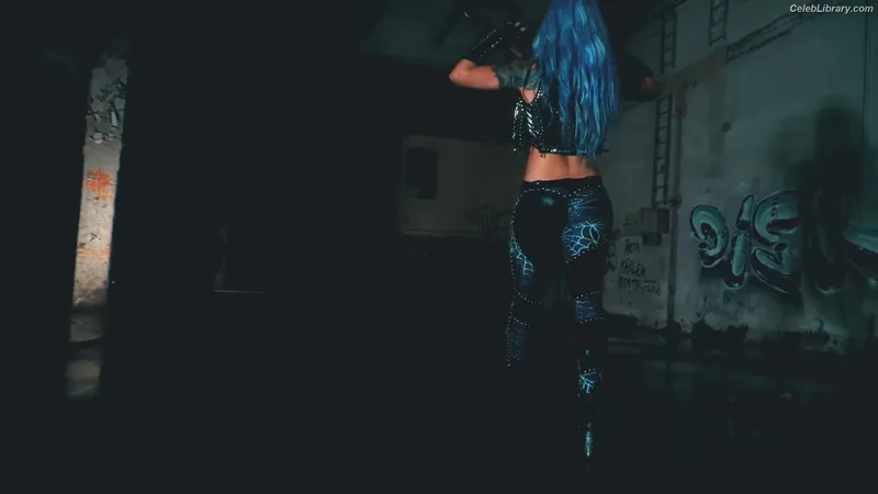 Alissa White-Gluz photo 23 of 1541