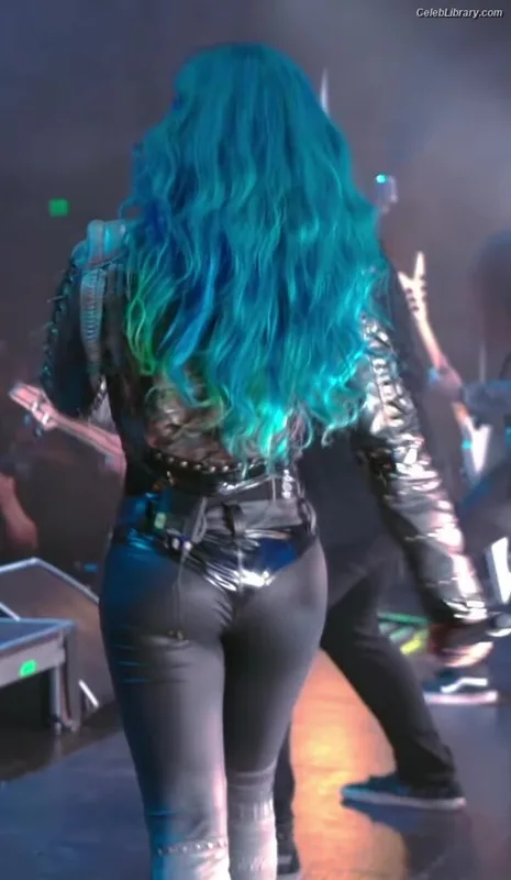 Alissa White-Gluz photo 6 of 1541