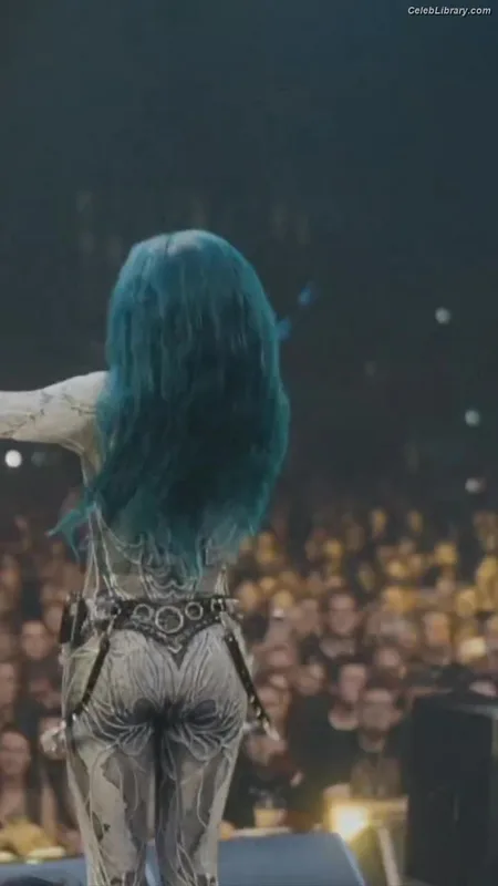 Alissa White-Gluz photo 16 of 1541