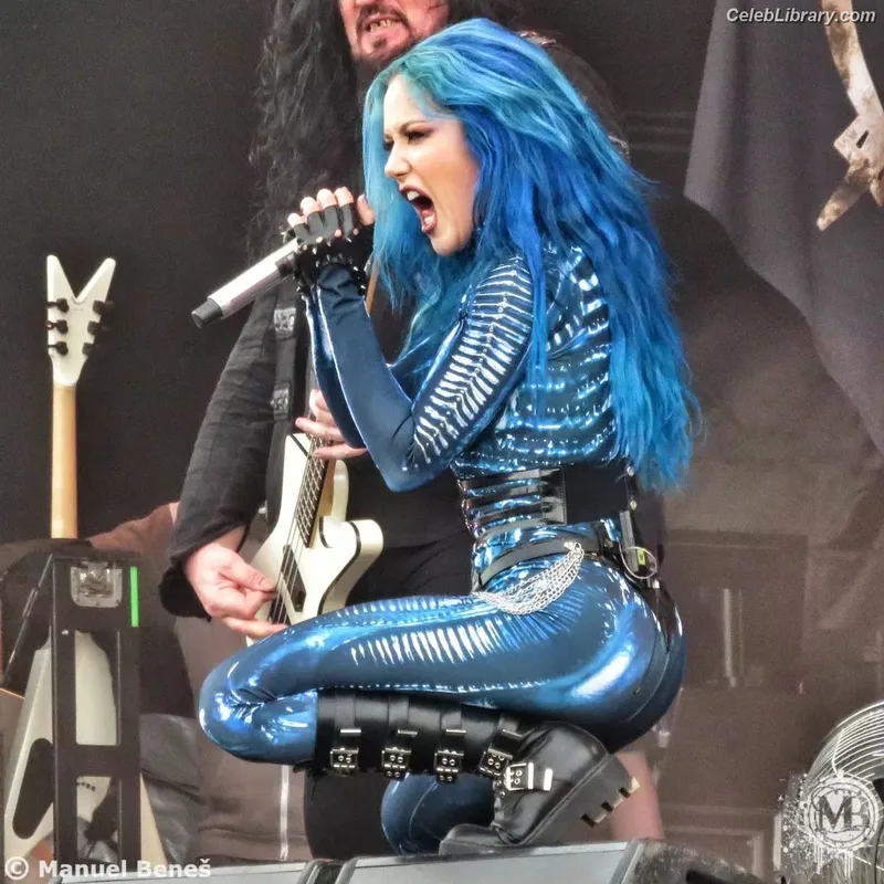 Alissa White-Gluz photo 2 of 1541