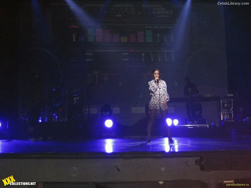 Alizee photo 6 of 152