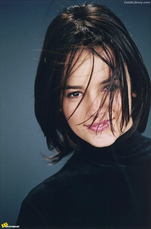 Alizee photo 17 of 152