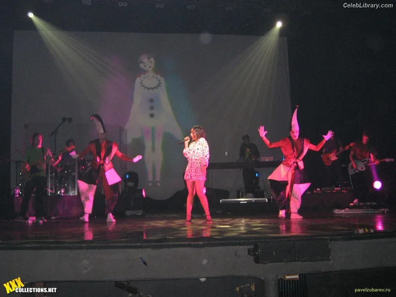Alizee photo 7 of 152