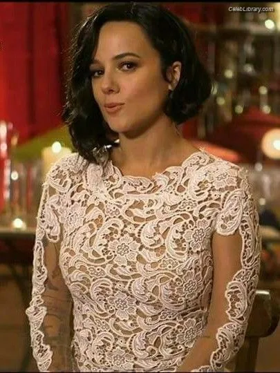 Alizee photo 10 of 152