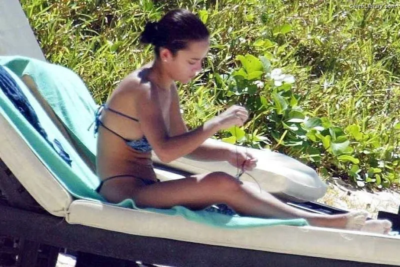 Alizee photo 23 of 152