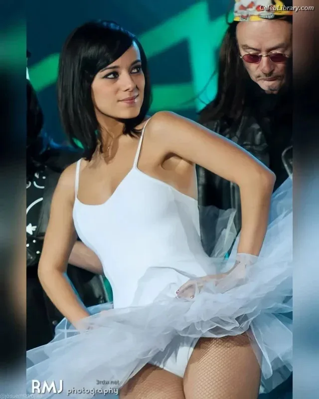 Alizee photo 7 of 152