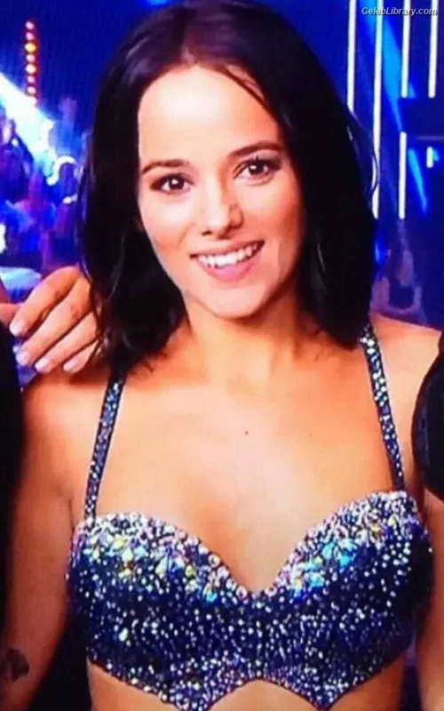 Alizee photo 16 of 152