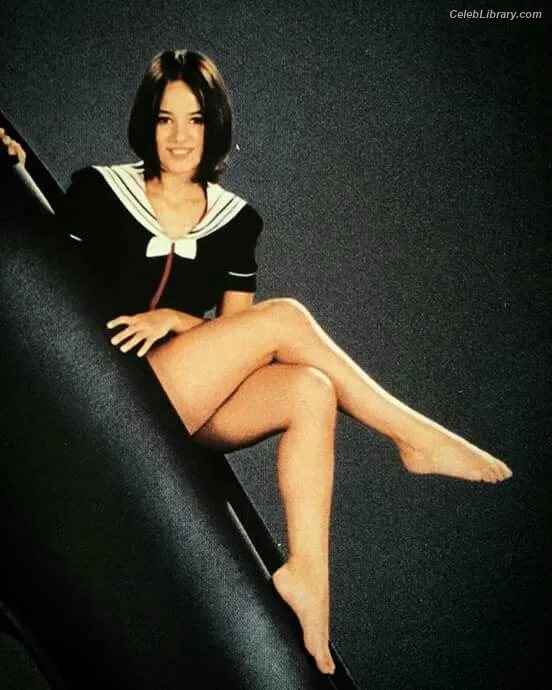 Alizee photo 3 of 152