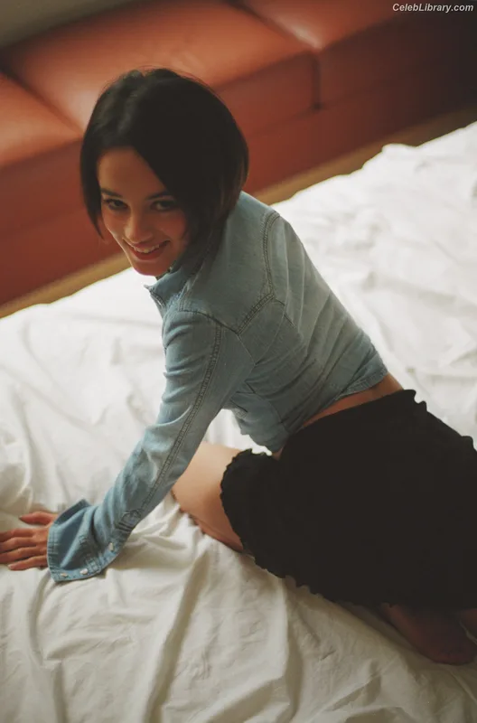 Alizee photo 12 of 152