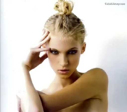 Allegra Carpenter photo 2 of 46