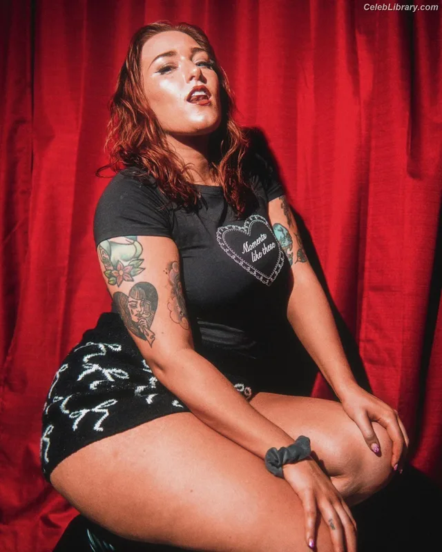 Allie Katch photo 4 of 508