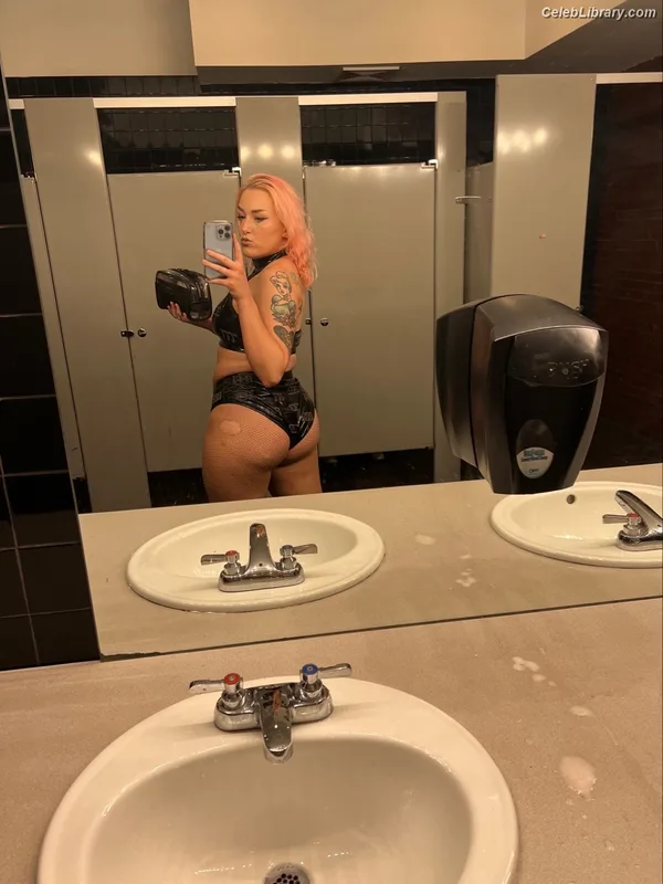 Allie Katch photo 14 of 508