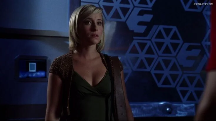 Allison Mack photo 11 of 70