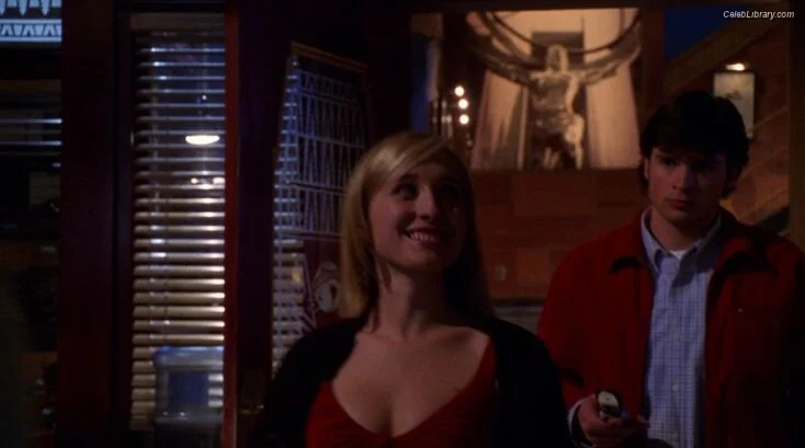 Allison Mack photo 14 of 70