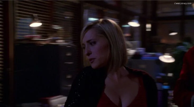 Allison Mack photo 15 of 70