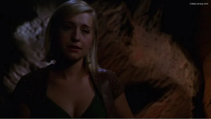 Allison Mack photo 5 of 71