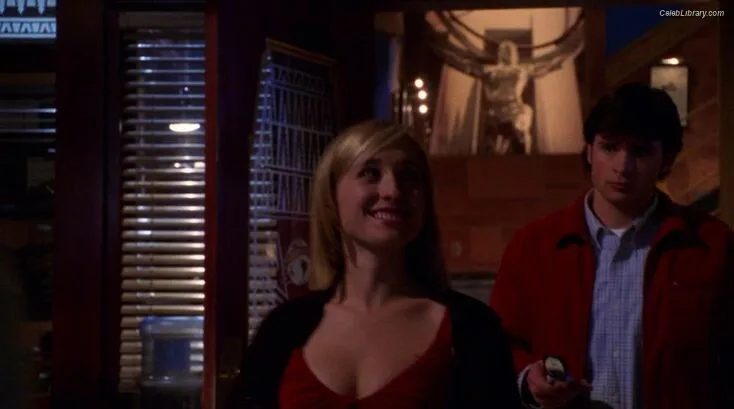 Allison Mack photo 14 of 71