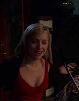 Allison Mack photo 23 of 71