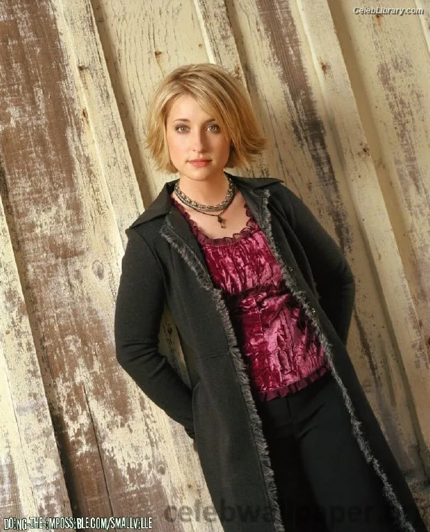 Allison Mack photo 15 of 71