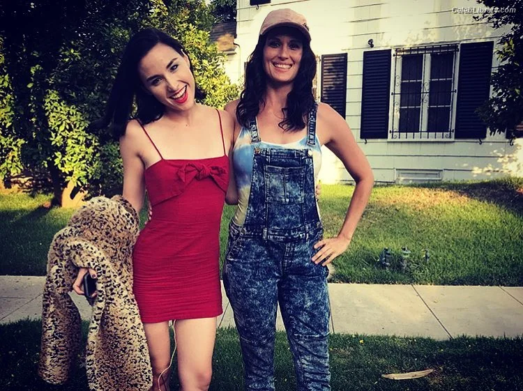 Allison Scagliotti photo 14 of 72