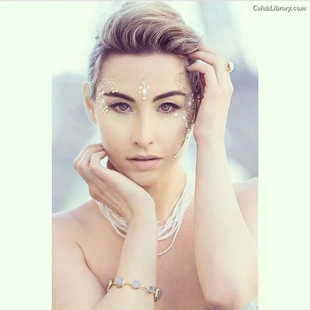 Allison Scagliotti photo 21 of 72