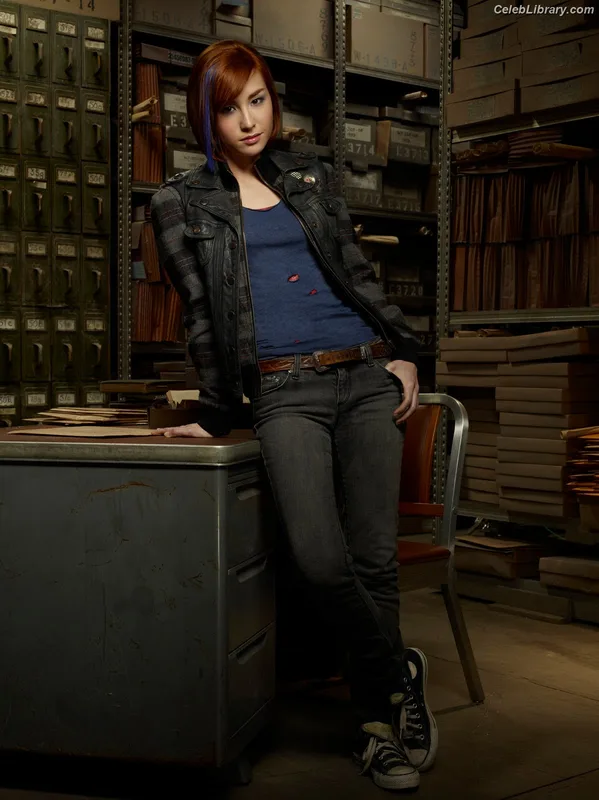 Allison Scagliotti photo 24 of 73