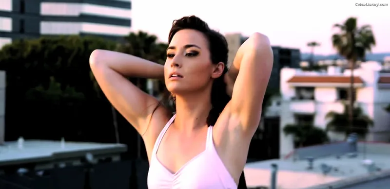 Allison Scagliotti photo 8 of 73