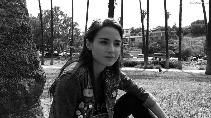 Allison Scagliotti photo 16 of 73