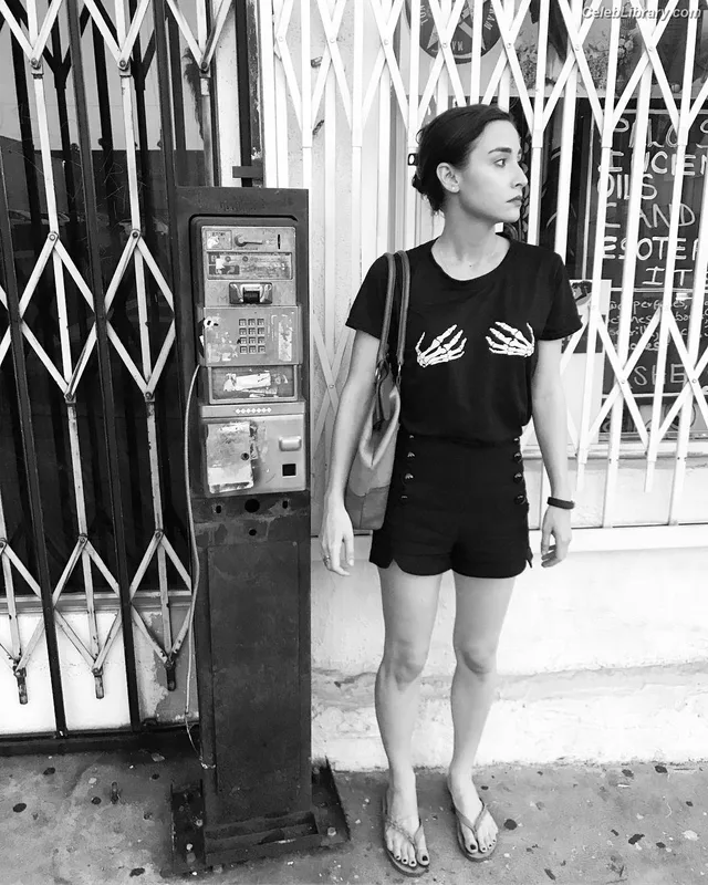 Allison Scagliotti photo 17 of 73