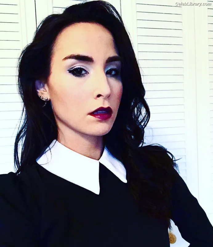 Allison Scagliotti photo 20 of 73