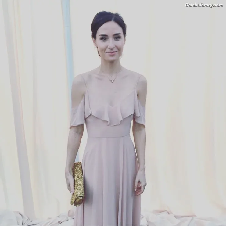 Allison Scagliotti photo 23 of 73
