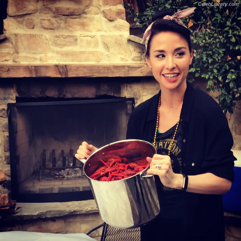 Allison Scagliotti photo 4 of 73