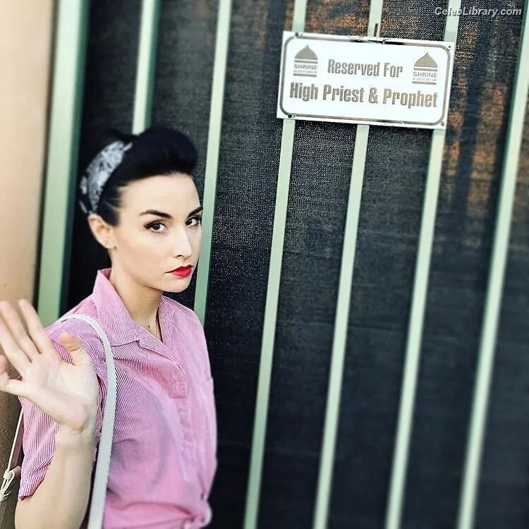 Allison Scagliotti photo 13 of 73