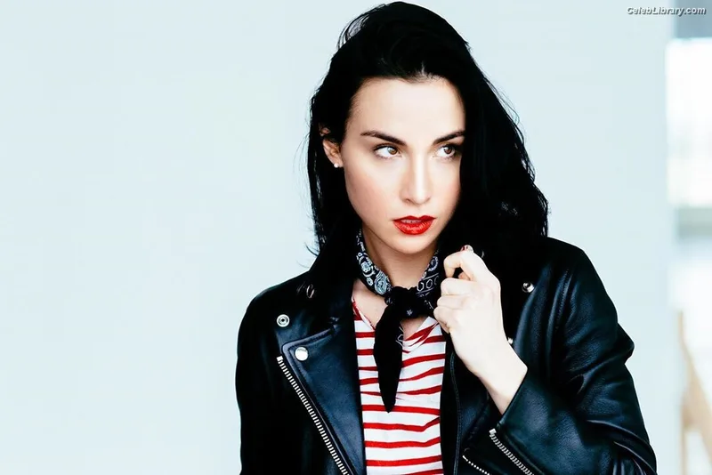 Allison Scagliotti photo 20 of 73